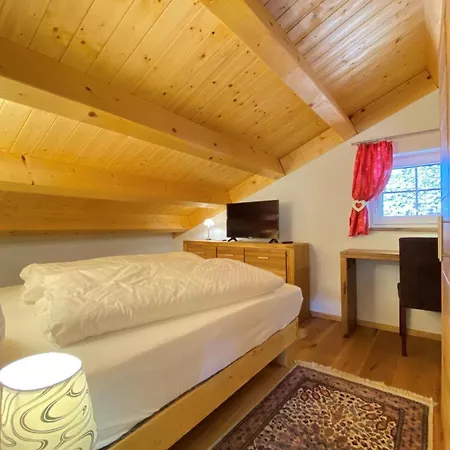 Salzburg, Dienten דירה דינטן אם הוכקוניג